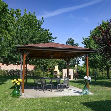 Agriturismo Il Brugnolo Скандиано Экстерьер фото