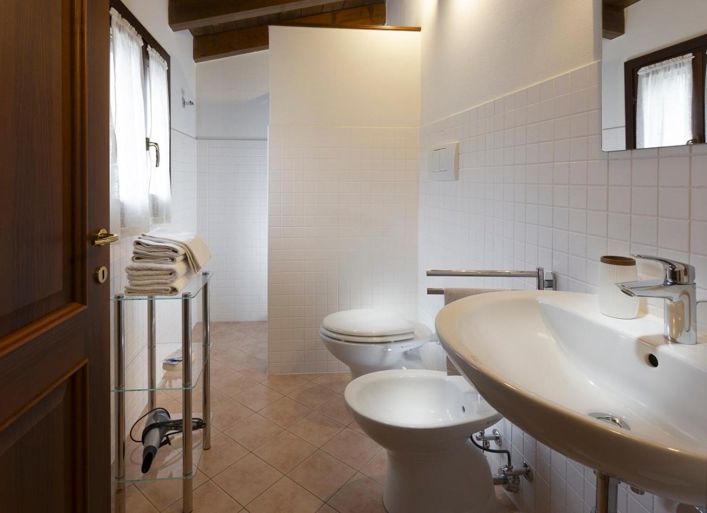 Agriturismo Il Brugnolo Скандиано Экстерьер фото