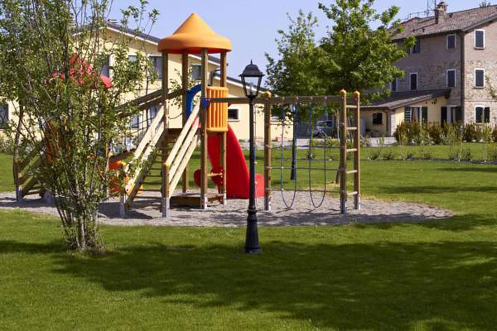 Agriturismo Il Brugnolo Скандиано Экстерьер фото